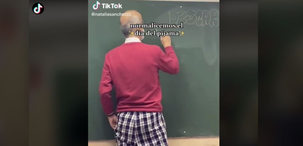 Insegnante insegna presso PIJAMA
