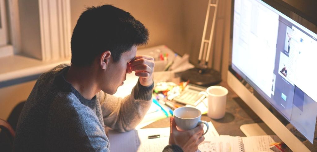 Gli studenti NON ACCENDONO LA FOTOCAMERA durante le CLASSI